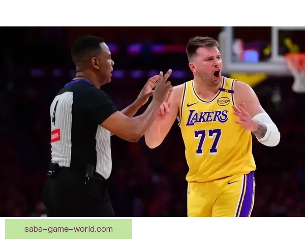 湖人首节崩盘大比分落后雷霆 东契奇状态低迷里夫斯伤情成疑